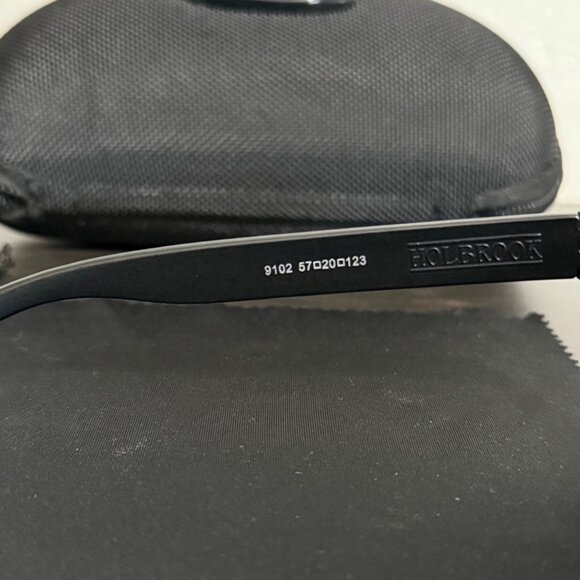 OO9102 Oakley Holbrook Black Matte - Picture 8 of 8